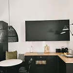 Bhh Living - Zentrale Lage, Ruhige Naechte, Perfekter Komfort