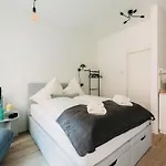 Bhh Living - Zentrale Lage, Ruhige Naechte, Perfekter Komfort