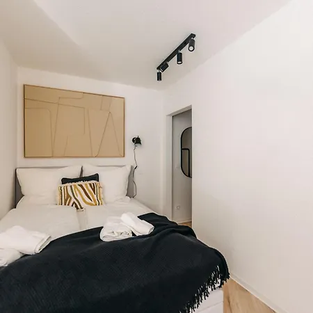Bhh Living - Zentrale Lage, Ruhige Nächte, Perfekter Komfort Düsseldorf
