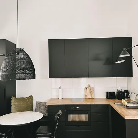 Bhh Living - Zentrale Lage, Ruhige Nächte, Perfekter Komfort