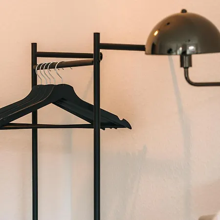 Bhh Living - Zentrale Lage, Ruhige Naechte, Perfekter Komfort Aparthotel *