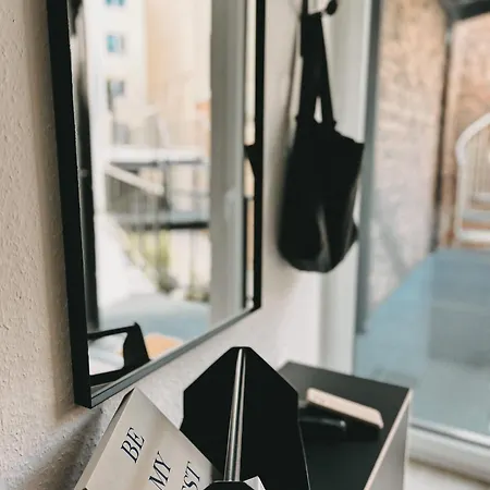 Bhh Living - Zentrale Lage, Ruhige Naechte, Perfekter Komfort