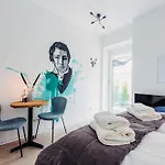 Bhh Living - Zentrale Lage, Ruhige Naechte, Perfekter Komfort