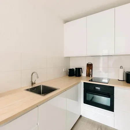 Bhh Living - Zentrale Lage, Ruhige Naechte, Perfekter Komfort