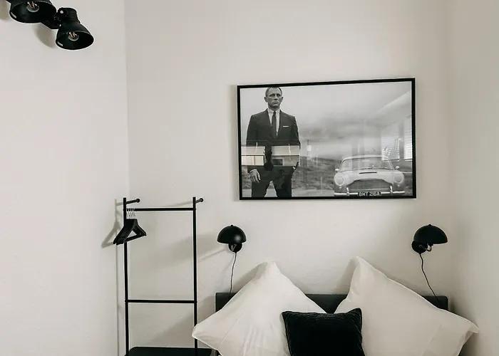 Bhh Living - Zentrale Lage, Ruhige Naechte, Perfekter Komfort Apartmanhotel