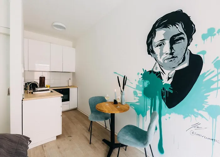 Apartmanhotel Bhh Living - Zentrale Lage, Ruhige Naechte, Perfekter Komfort